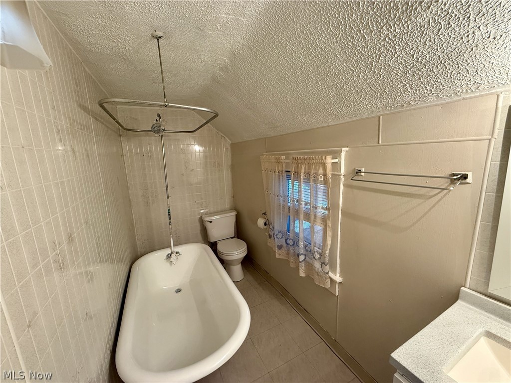 2157 10th Street SW Akron OH 44314