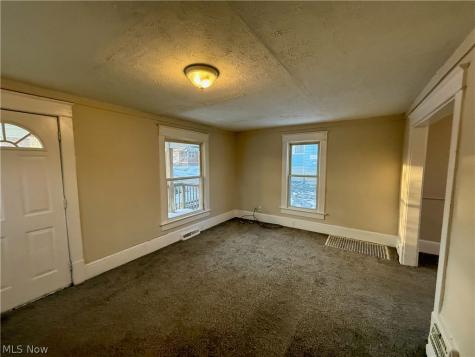 2157 10th Street SW Akron OH 44314