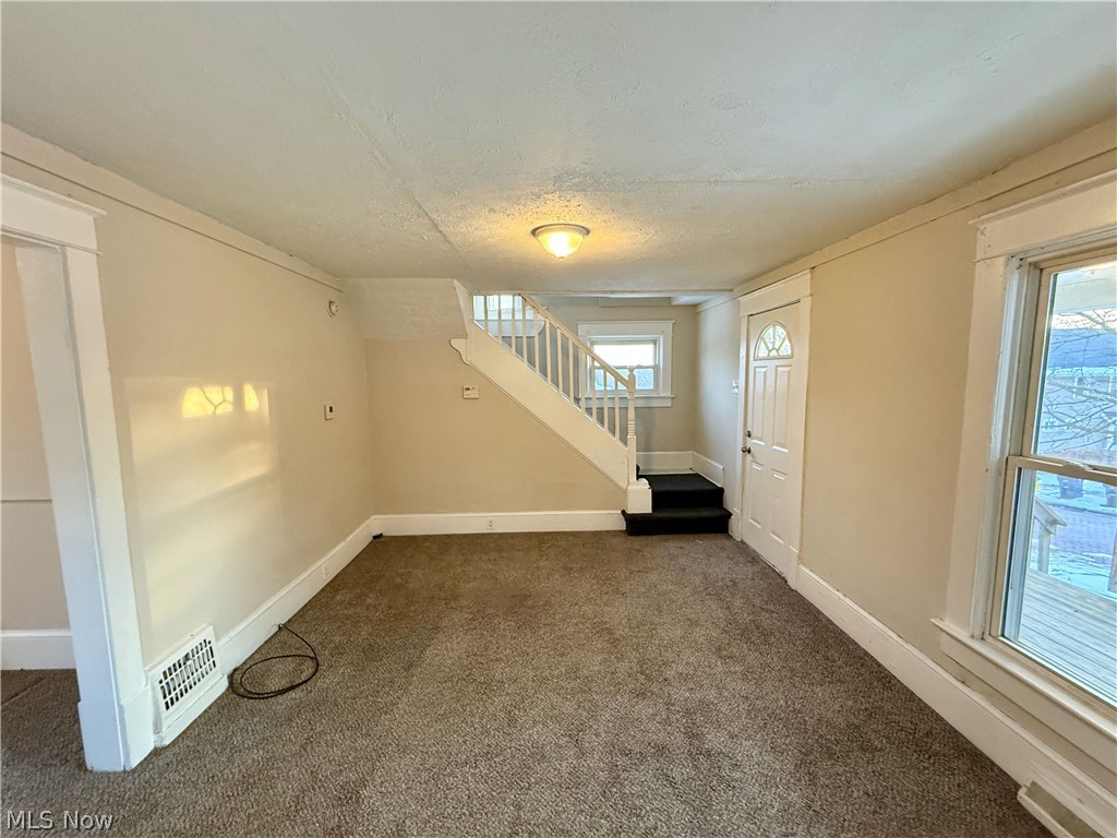 2157 10th Street SW Akron OH 44314