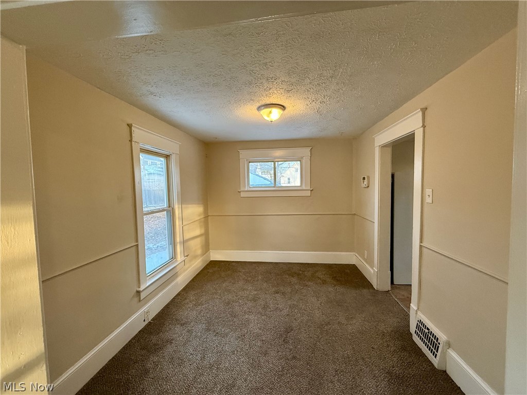 2157 10th Street SW Akron OH 44314