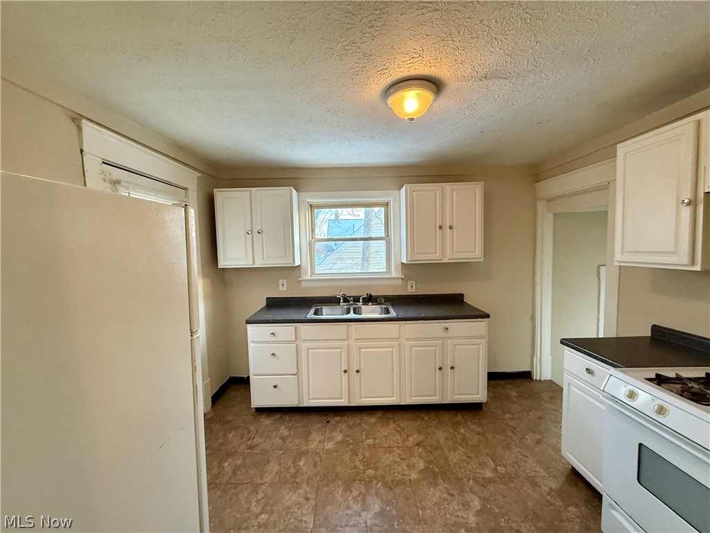 2157 10th Street SW Akron OH 44314