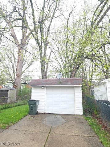 21711 S Lake Shore Boulevard Euclid OH 44123