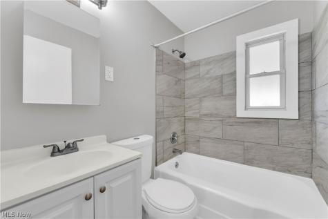 4992 Claremont Boulevard Garfield Heights OH 44125