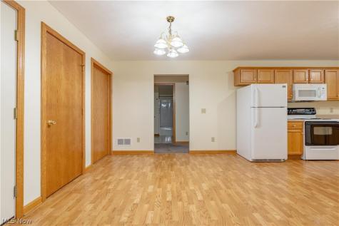 2919 Cliftmont Avenue NE Canton OH 44705