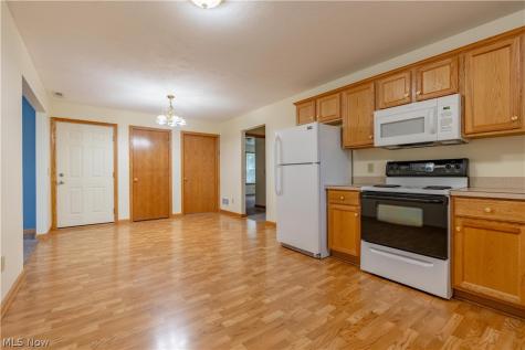 2919 Cliftmont Avenue NE Canton OH 44705