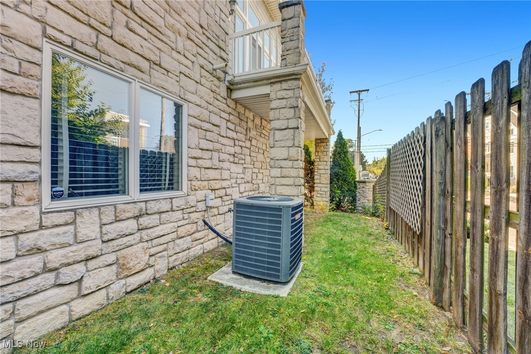 2227 City View Drive Cleveland OH 44112