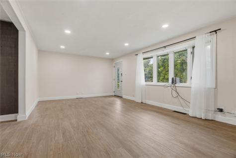 1428 Laurel Drive Macedonia OH 44056