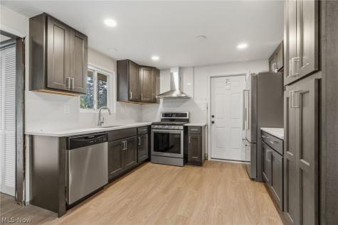 1428 Laurel Drive Macedonia OH 44056