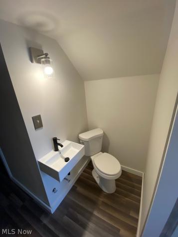 14210 Kingsford Avenue Cleveland OH 44128