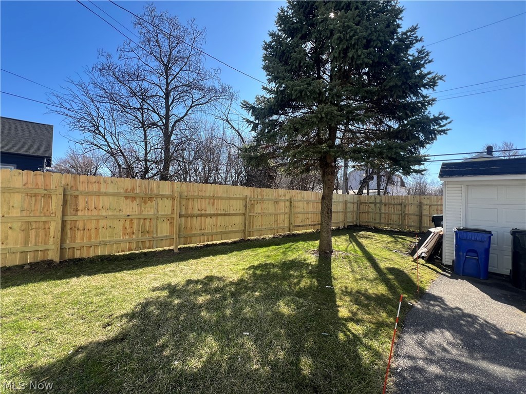 14210 Kingsford Avenue Cleveland OH 44128