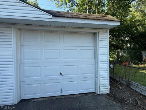 14210 Kingsford Avenue Cleveland OH 44128