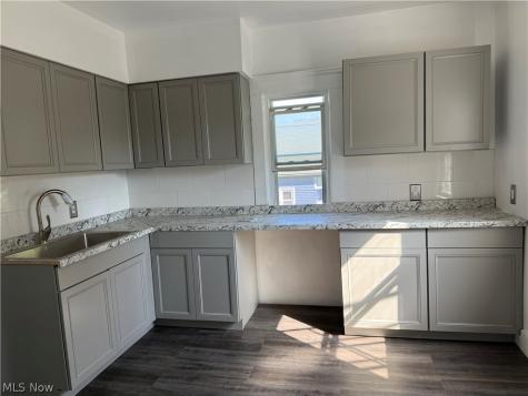 14210 Kingsford Avenue Cleveland OH 44128