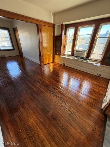 14210 Kingsford Avenue Cleveland OH 44128