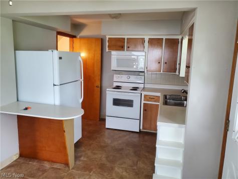 2562 3rd Street Cuyahoga Falls OH 44221