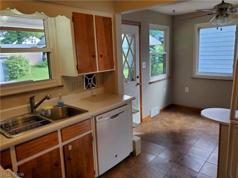2562 3rd Street Cuyahoga Falls OH 44221