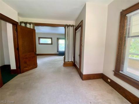 179 Oakdale Avenue Akron OH 44302
