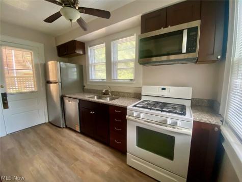179 Oakdale Avenue Akron OH 44302