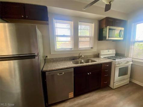 179 Oakdale Avenue Akron OH 44302
