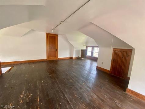 179 Oakdale Avenue Akron OH 44302