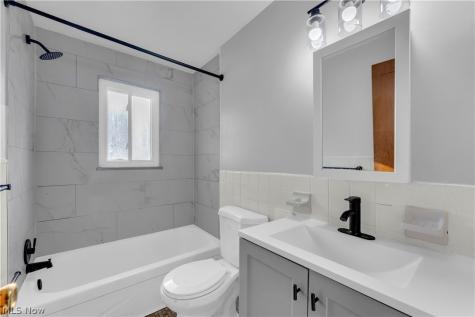 18809 Bella Drive Cleveland OH 44119