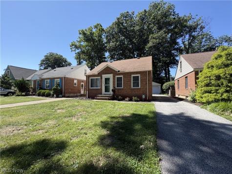 602 Huntmere Drive Bay Village OH 44140