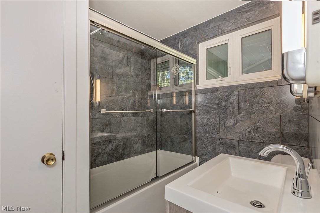 8165 Chagrin Mills Road Chagrin Falls OH 44022