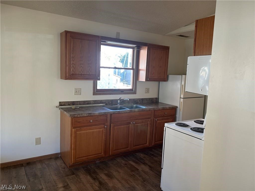 704 Main Avenue Dresden OH 43821