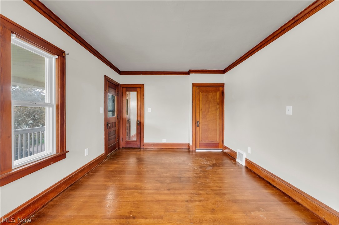 93 Ellenwood Avenue Bedford OH 44146