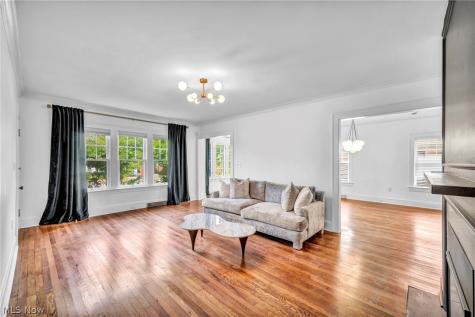 2135 Coventry Road Cleveland Heights OH 44118