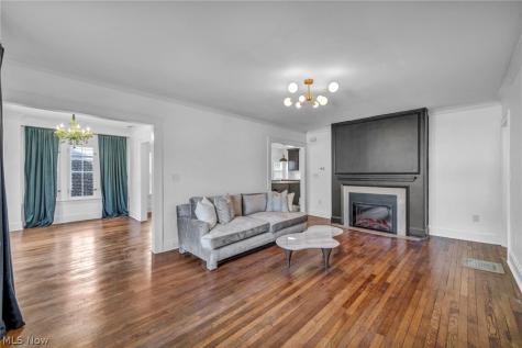 2135 Coventry Road Cleveland Heights OH 44118