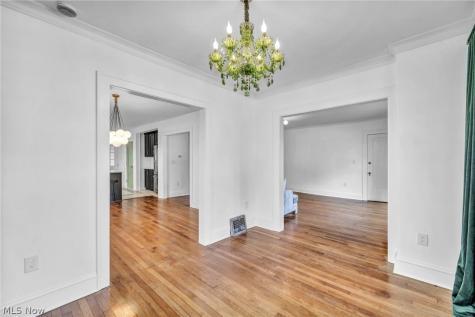 2135 Coventry Road Cleveland Heights OH 44118