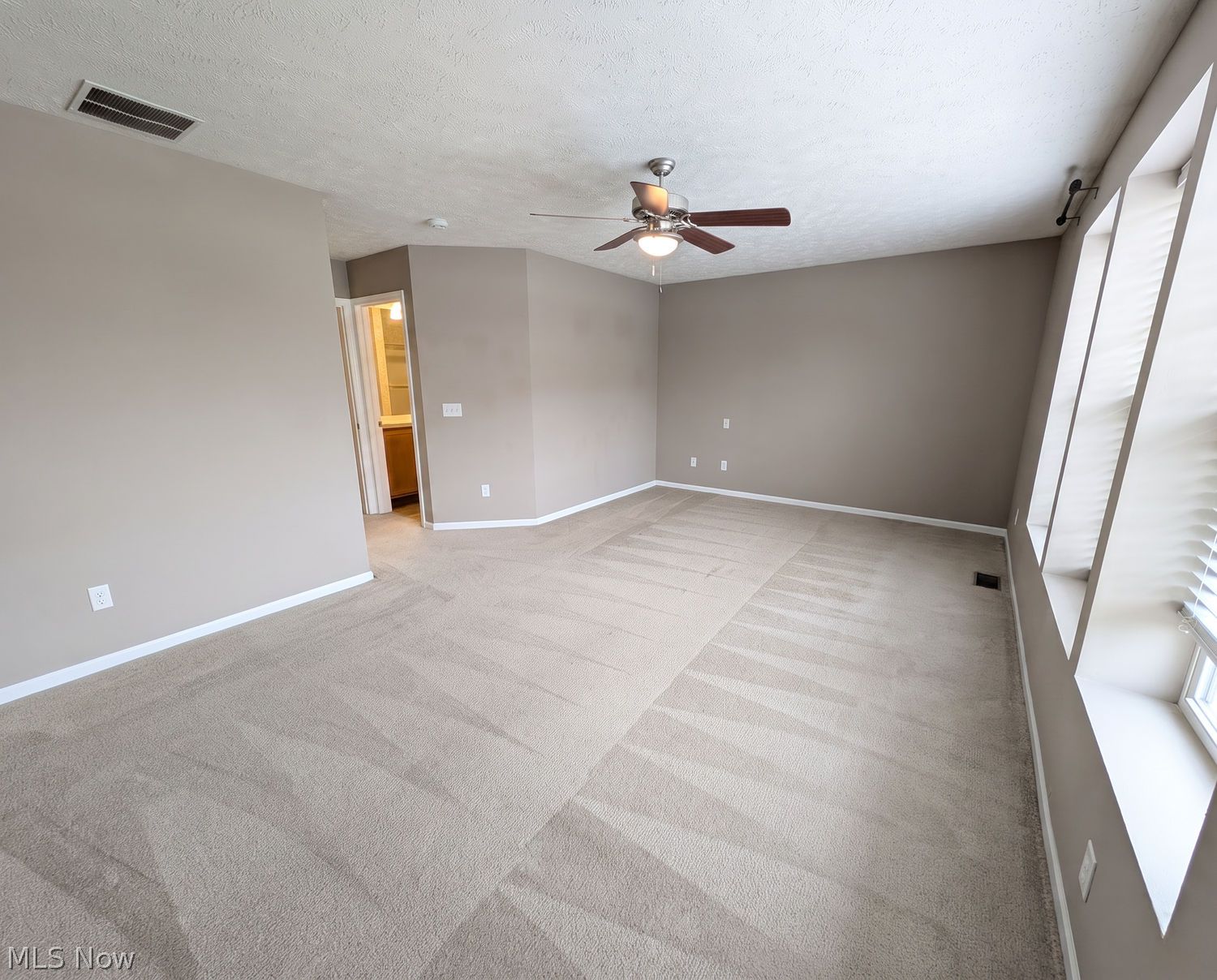 991 Croghan Way Akron OH 44321