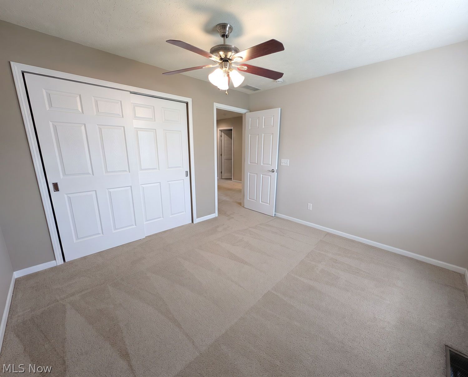 991 Croghan Way Akron OH 44321