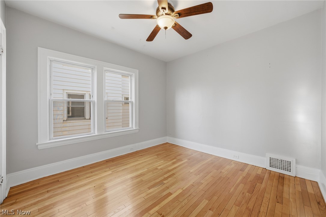 2058 Wascana Avenue Lakewood OH 44107