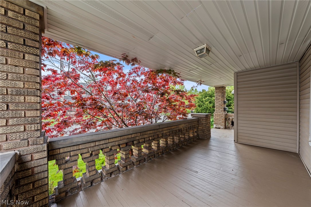 2058 Wascana Avenue Lakewood OH 44107