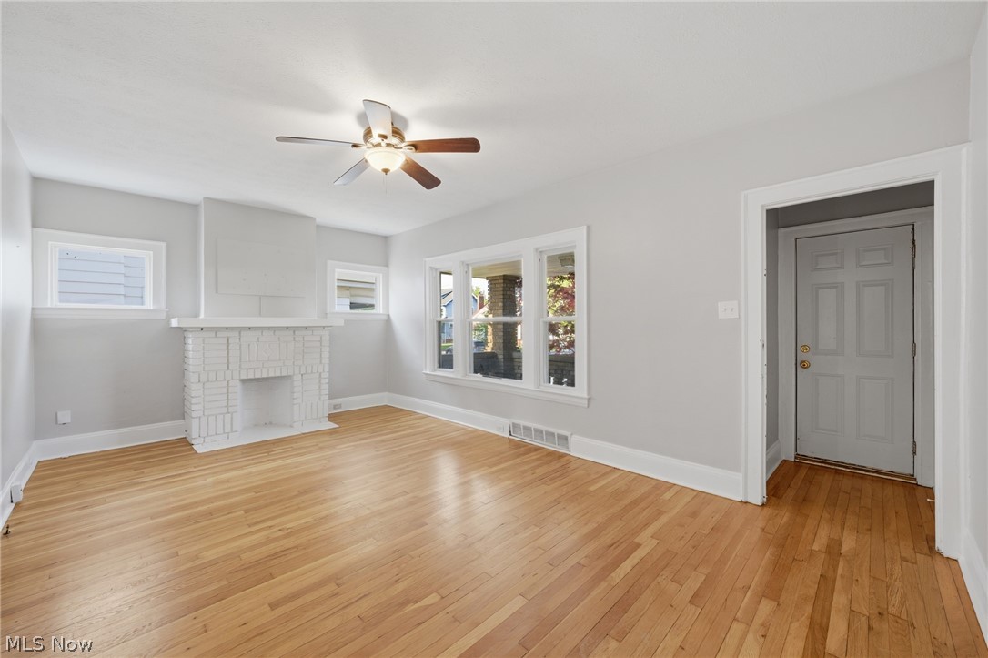 2058 Wascana Avenue Lakewood OH 44107