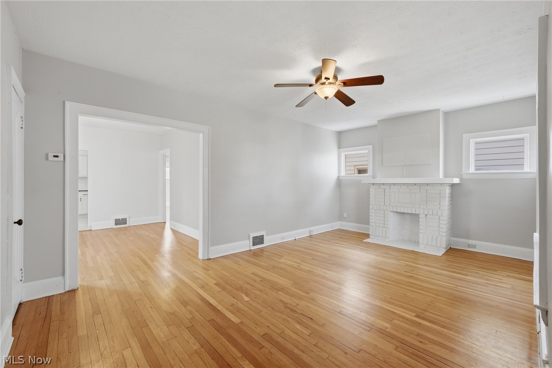 2058 Wascana Avenue Lakewood OH 44107