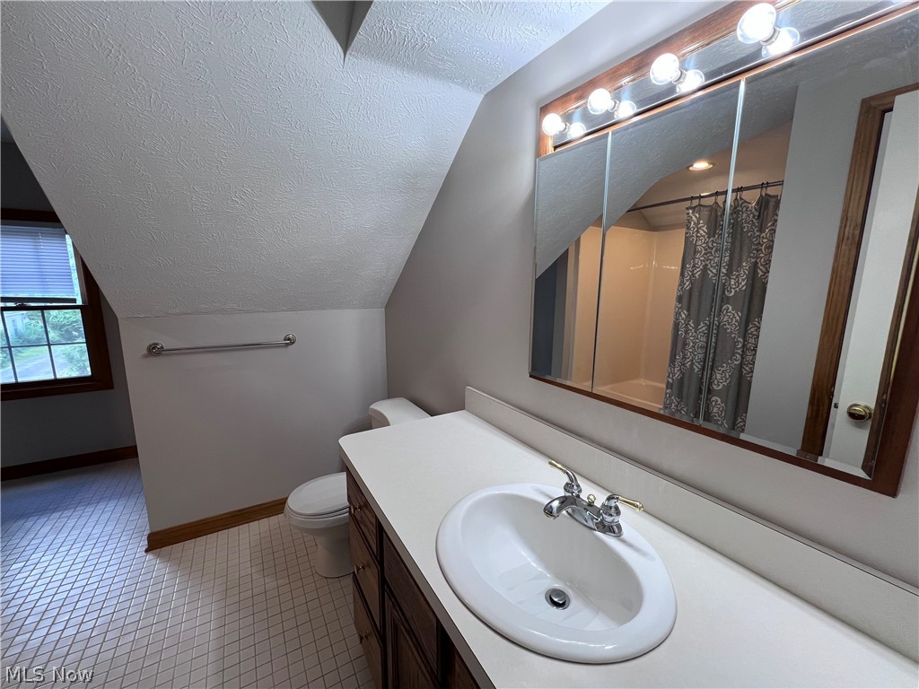 75 Olive Street Chagrin Falls OH 44022