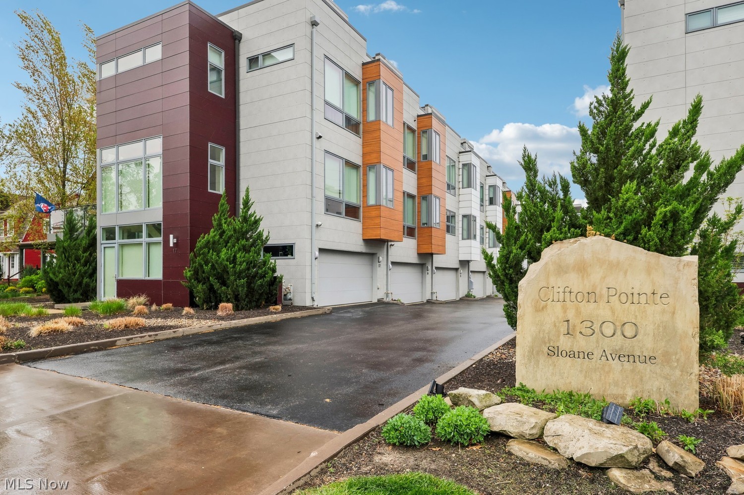 11 Clifton Pointe Lakewood OH 44107