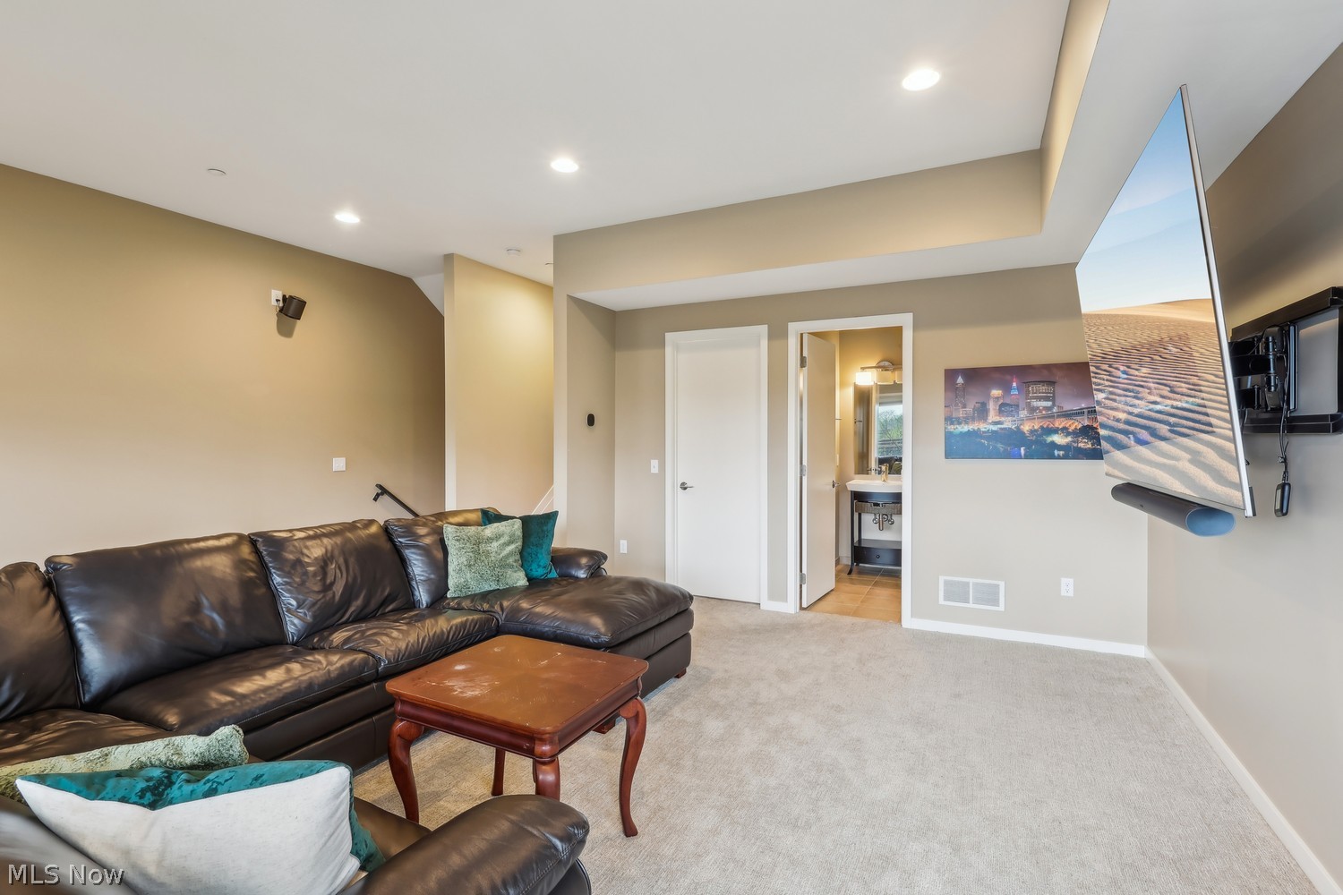 11 Clifton Pointe Lakewood OH 44107