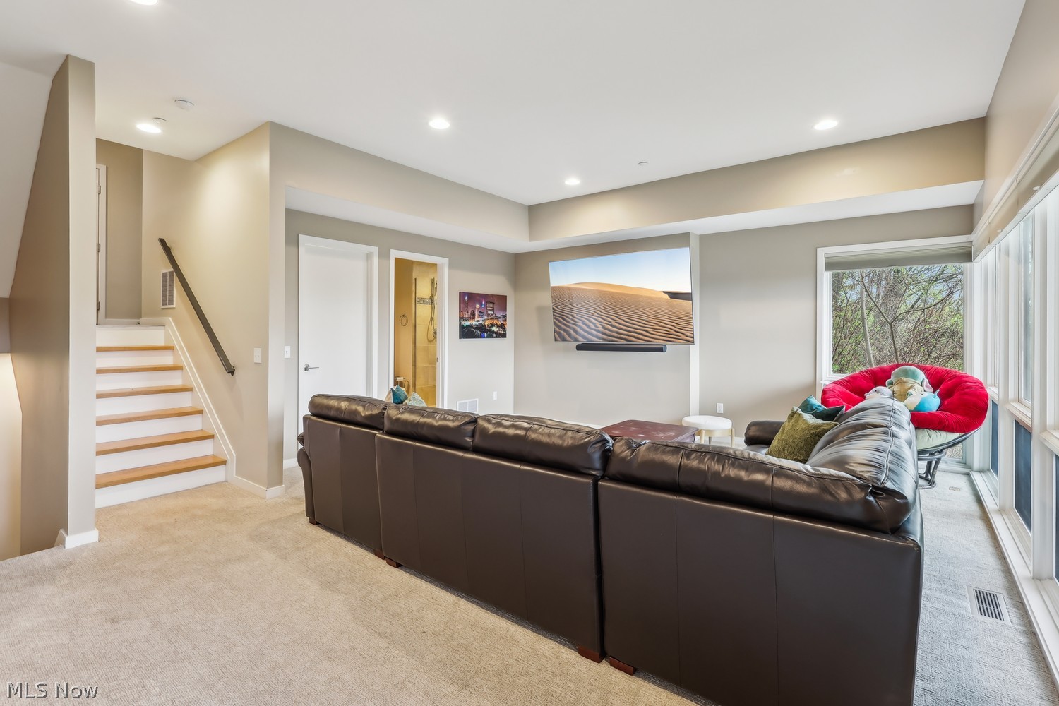 11 Clifton Pointe Lakewood OH 44107