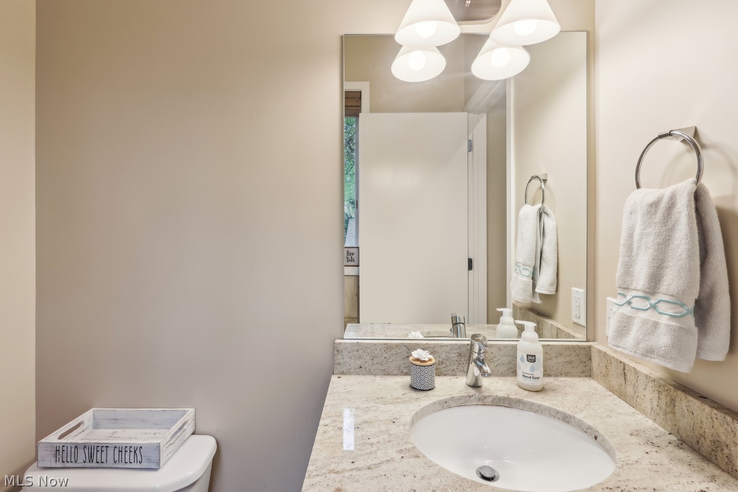11 Clifton Pointe Lakewood OH 44107