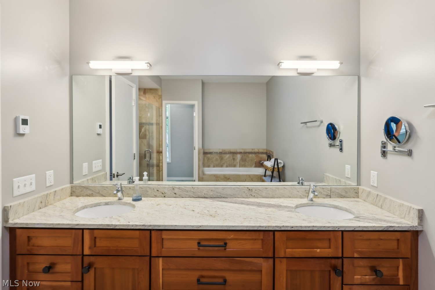 11 Clifton Pointe Lakewood OH 44107