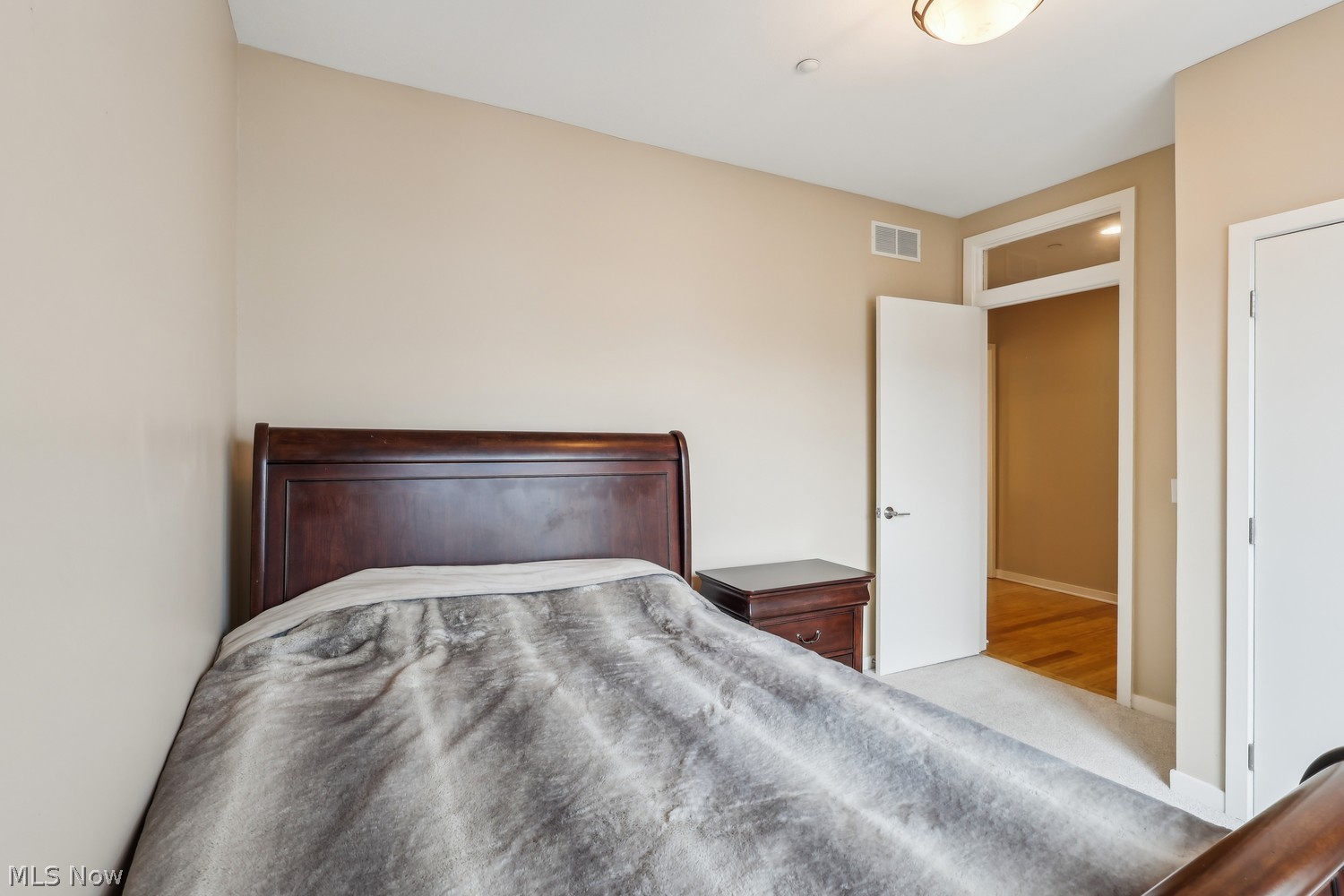 11 Clifton Pointe Lakewood OH 44107