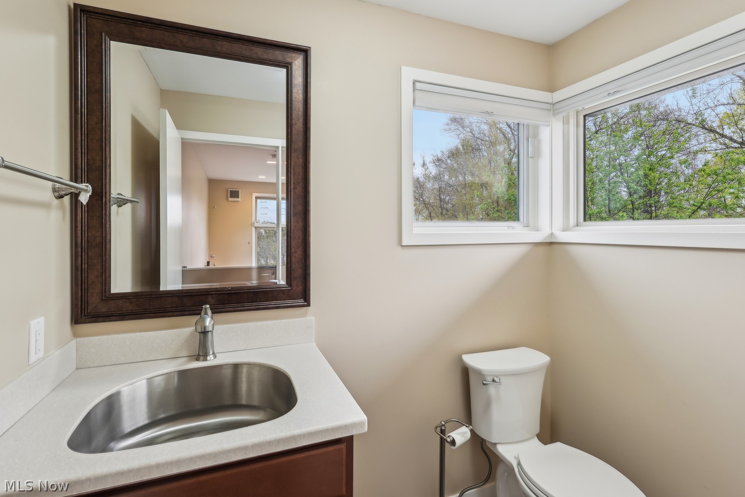 11 Clifton Pointe Lakewood OH 44107