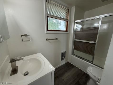 4164 W 140th Street Cleveland OH 44135