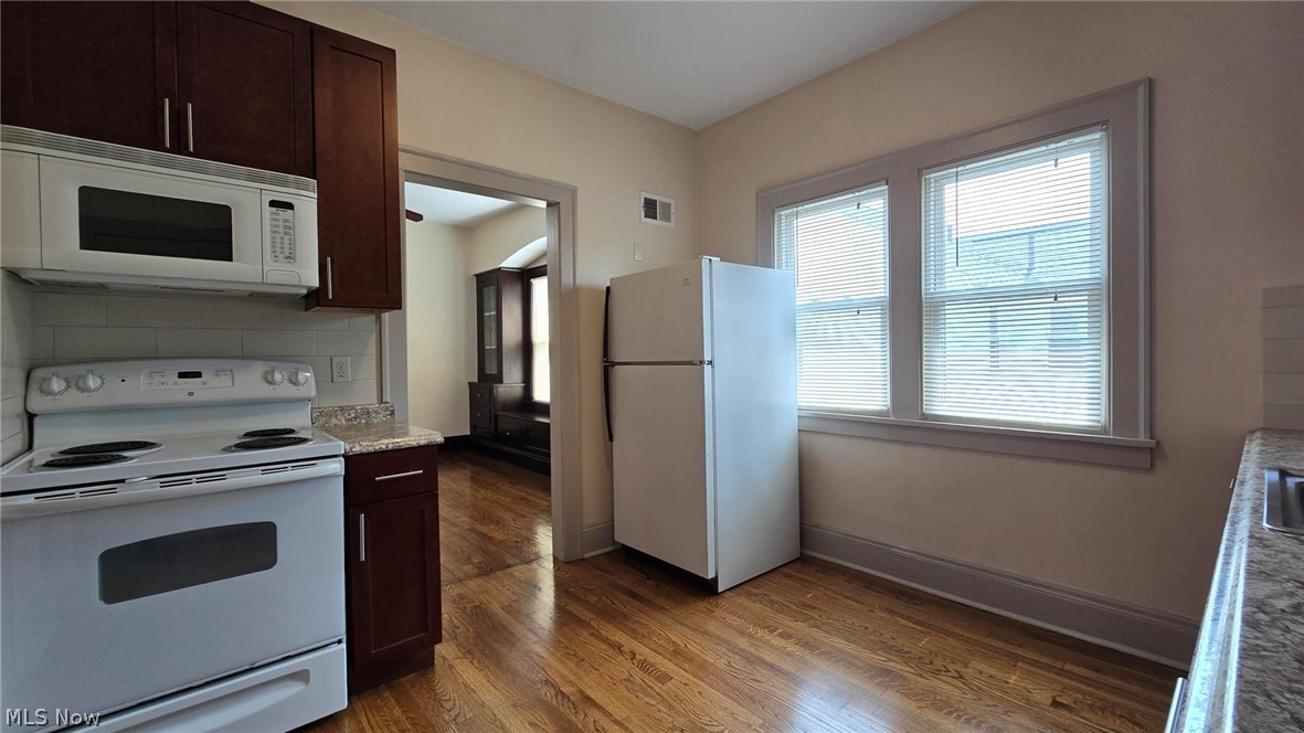 2126 Richland Avenue Lakewood OH 44107