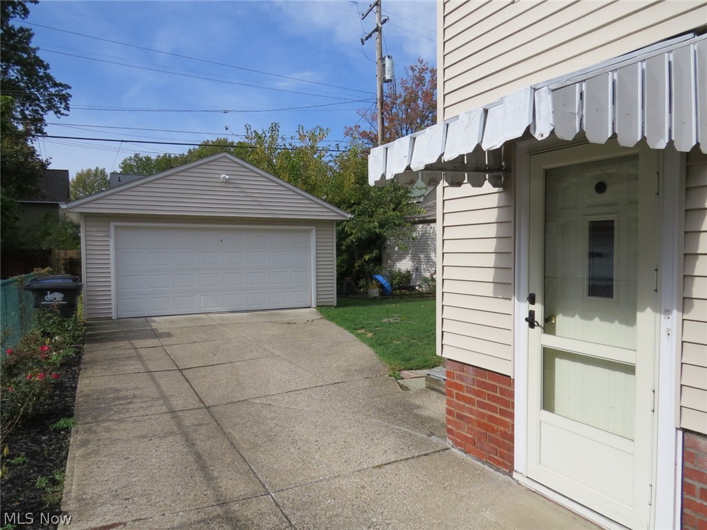 2126 Richland Avenue Lakewood OH 44107