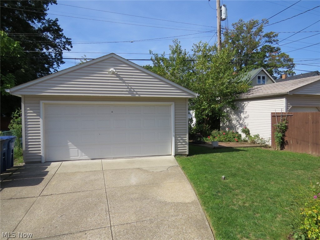 2126 Richland Avenue Lakewood OH 44107