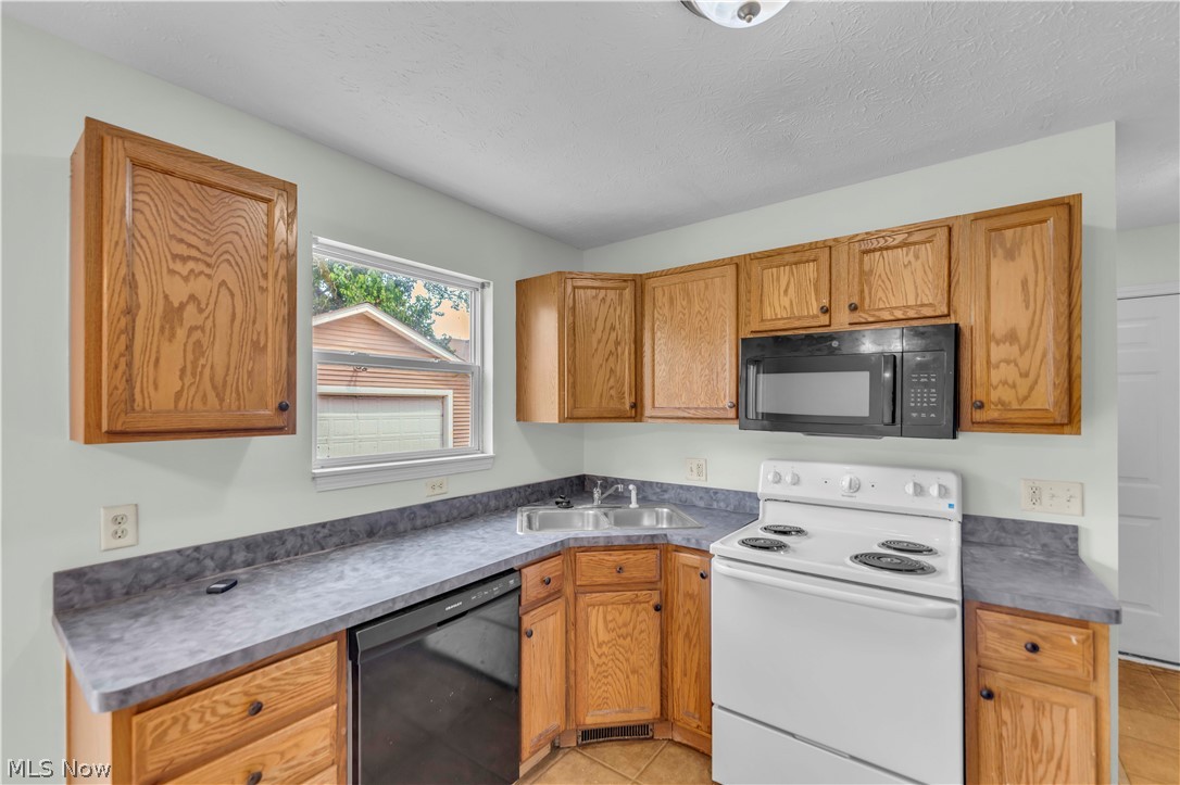 1917 Lexington Avenue Lorain OH 44052